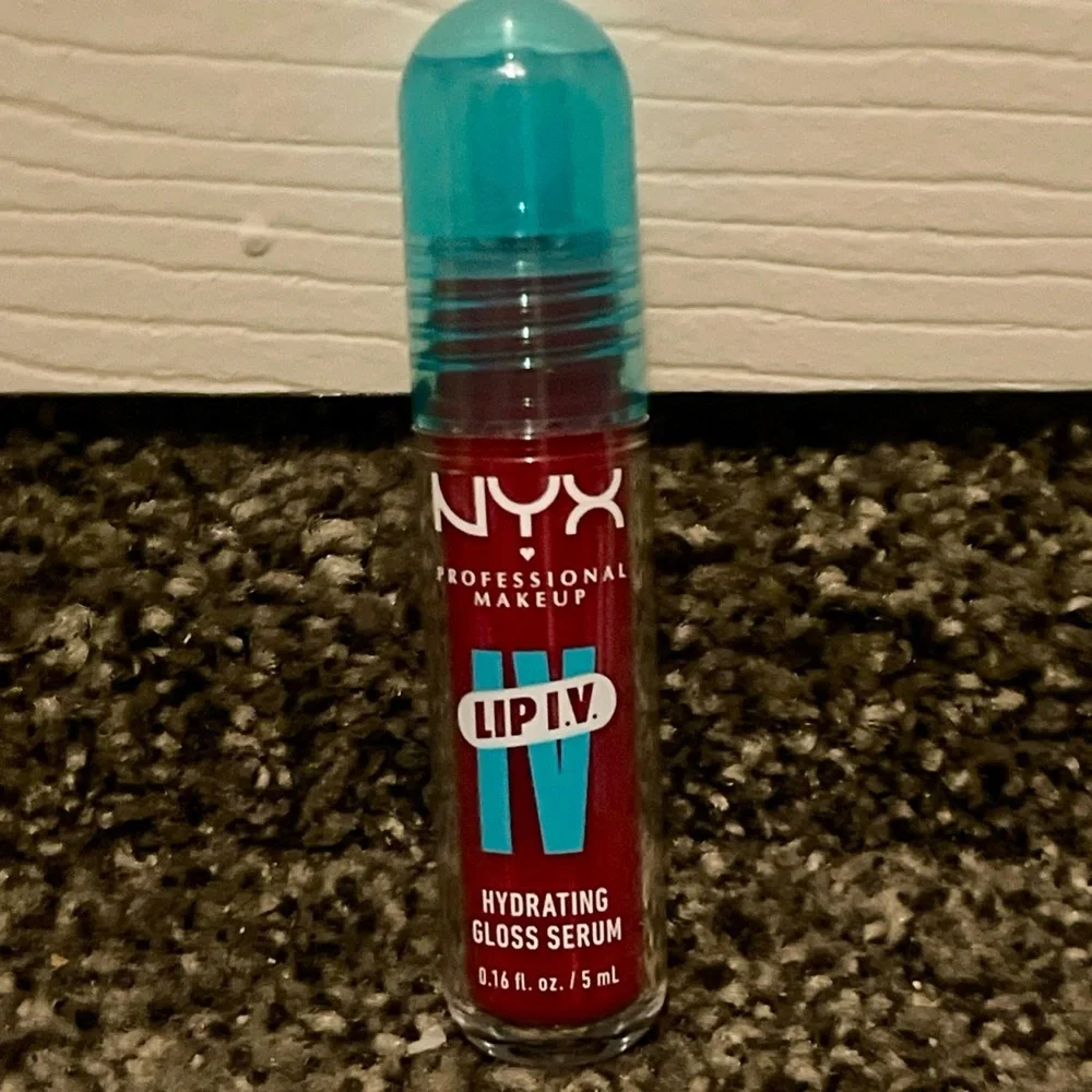 NYX Lip IV Red-y, Set, Wet!